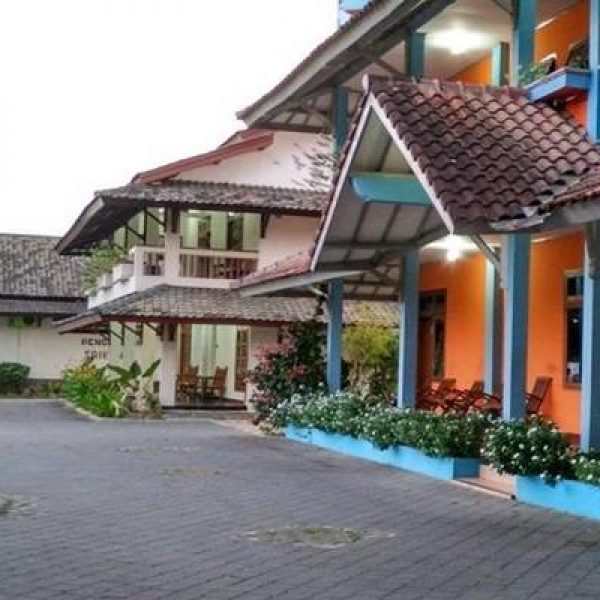 Hotel dan Penginapan Murah di Pacitan - Hotel Srikandi